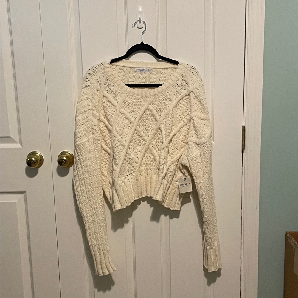 ❤️Arizona Jean Company Off-White Cable Knit Sweater